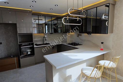 Güneşevler'de 4+1 Site İçinde K.otoparklı Satılık Lüks Daire