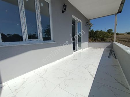Körfez Sipahiler Mah.de Ebeveyn Banyolu Verandalı Sıfır Müstakil