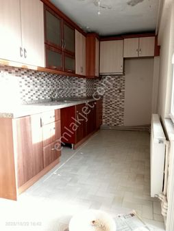 Demirsubaşı Mahallesinde 2+1 Satılık Daire