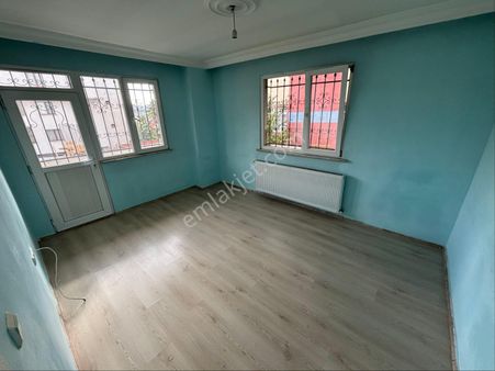 Tuzla Caddesi File Marketin Arkasında 2 + 1 80 Metrekare Kiralık Daire