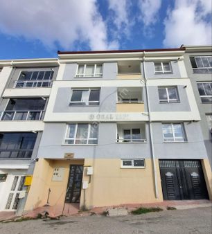 Pera'dan Emek Mah. Dilek Cad Yakını Ebeveyn Banyolu Kiralık 3+1