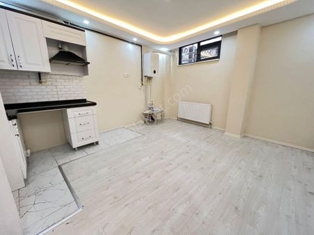 Loft'tan Sefaköy Merkez'de Armoni Avm Yakın Satılık B.kat Dairee