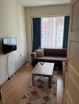 Akademi'den Yenibağlar'da Ara Kat Eşyalı Kiracılı Satılık 1+1