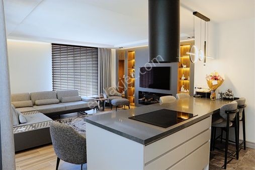 Özlüce Metro İstasyonuna 400 Metre Mesafede Lüks Bahçe Katı