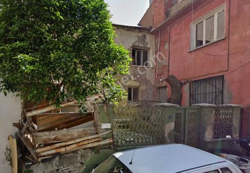 Karataş'ta 139 M² Arsa Üzerinde 2 Katlı Yığma Ev Yatırıma Uygun