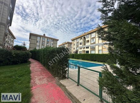 Güvenlikli Ve Havuzlu 3+1 Yaşam Alanı Re/max Mavi Ayrıcalığıyla!