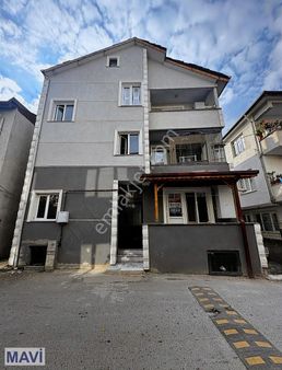 Adapazarı Hızırtepe Mahallesinde Kiralık Tadilatlı 2+1 Daire.