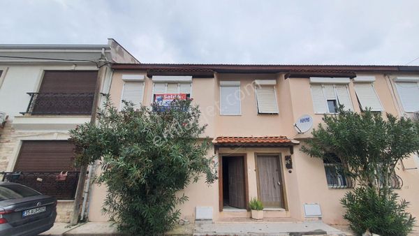 Çeşme Ilıca'da Plaja 50 Metre Mesafede Turizm Ruhsatlı Müstakil Dubleks 100m2