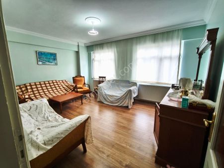 Eyüp Nişancı Flatofis Karşısı, Metrobüse 3-4 Dk, Eşyalı , 2+1 , 2.kat Daire