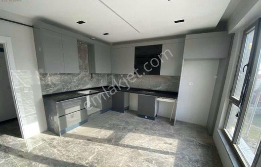 Çamlıca Mahallesinde Özel Garajlı Giyinme Odalı 3+1 Satılık Daire