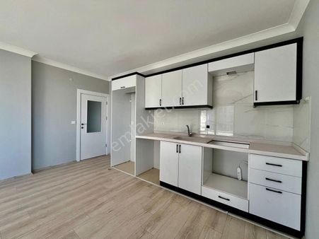 Yükselden Kadıköyde Full Deniz Manzaralı Geniş 3+1 Daire