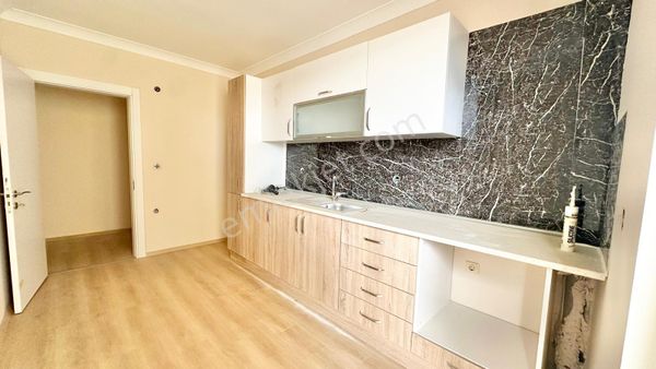 Onur Yıldırım'dan Kadıköy'de Kaçmaz 3+1 Fırsat Daire