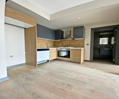 Metrobüsün Dibinde Site İçi 1+1 Arakat