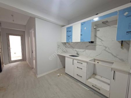 Recep Ümit Emlak'tan Gazi Yakup Satar Caddesi Yakınında Satılık Yerden Isıtmalı 1+1 Ferah Daire