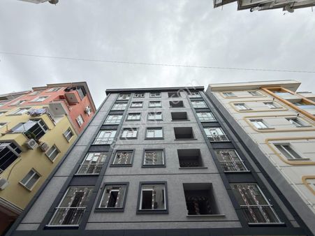 Salih Emlak 'tan Ataköy Hastane Yakını 2+1 Sıfır 3.kat Daire