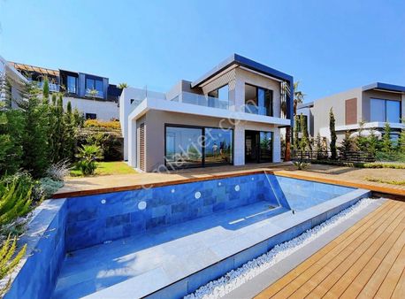 Gündoğan'da Deniz Manzaralı Müstakil Villa