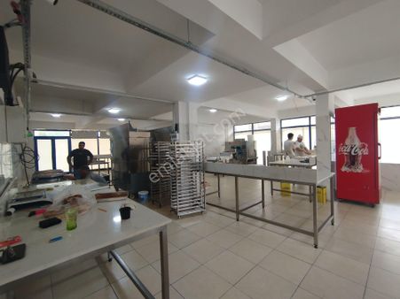 Köşe Konumlu 3 Cepheli Satılık İş Yeri