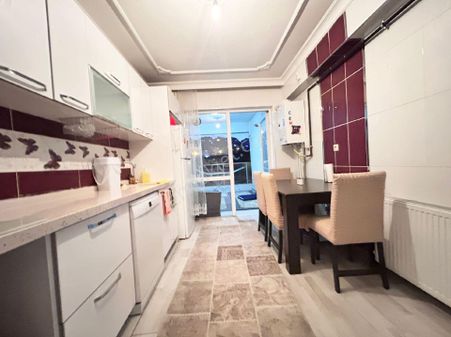 Köy Park Yakını Asansörlü 1 Kat Konumunda Yüksek Giriş Kök Tapı Krediye Uygun