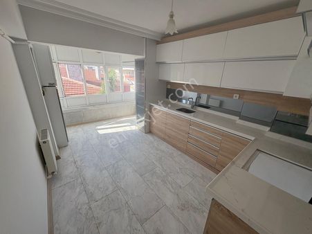 Sym'den Malazgirt Mah'de 3+1 Ara Katta Yapılı Geniş Daire