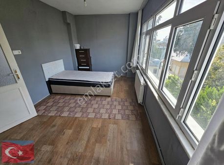 Kocamustafapaşa Merkezi Konum Tek Oda Eşyalı3.kat Paylaşımlı