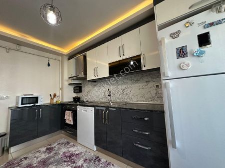 Karapürçek Cumartesi Pazarı Yakını Asansörlü 3 Kat Kök Tapu Krediye Uygun Full Yapılı