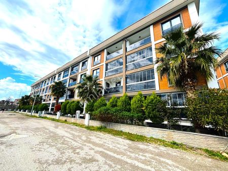 ꧂serdaroğlu'ndan Akçay'da 1+1 Havuz Manzaralı Güvenlikli Daire