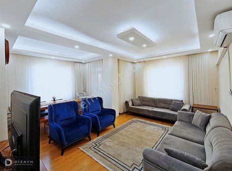 Cuma Pazarı Dibinde Ara Kat Köşe Binada 2+1 Daire