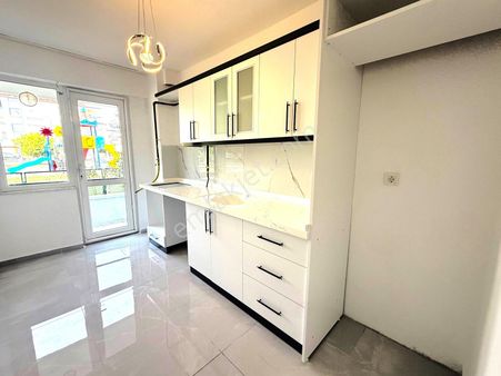 ꧂serdaroğlu'ndan Altınkum'da Ayrı Mutfak Ön Cephe Çift Wc Daire