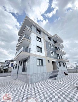 Göral Emlak'tan Muradiye Merkezinde Lüks 2+1 Arakat Daireler