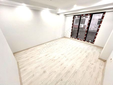 Seba'dan Kemalpaşa Mh 2+1 90m2 Sıfır Asansörlü Metrobüse Yakın D