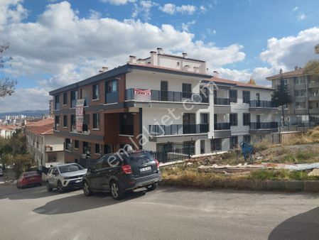 Dikmen İlker Mahallesi Merkezi Konumda Satılık Sıfır 2+1 Daire