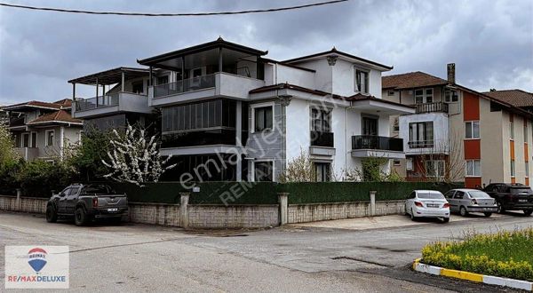 Başiskele Seymen De Bahçeli 3+1 Yüksek Giriş Lüks Daire