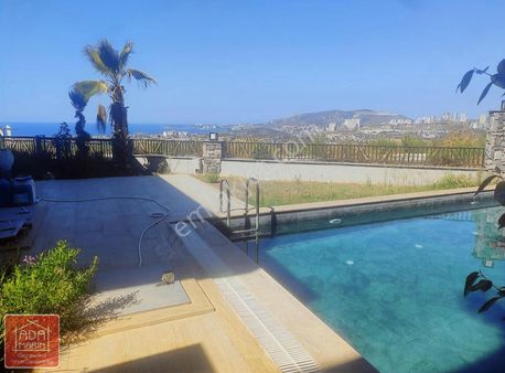 Kuşadası Karaovada Deniz Manzaralı Sıfır Lüks 5+2 Villa