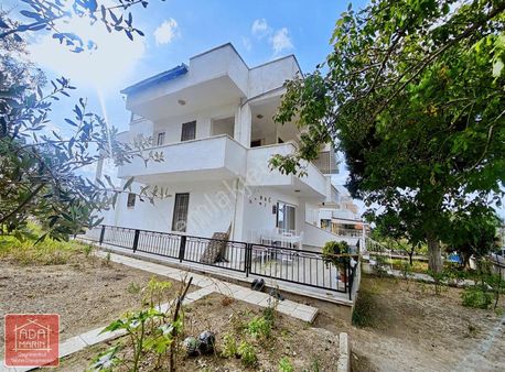 Kuşadası'nda 4+1 - 120m2 Bahçeli - Site İçi Havuzlu Villa