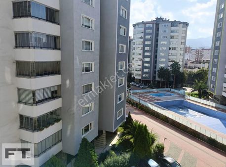 İlkadım Derebahçe' De Site İçerisinde Kiralık 3+1 Daire