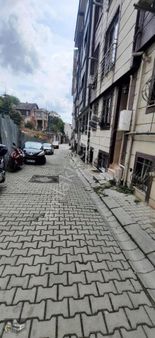 Eyüp İslambeyde Düz Konumda Satılık Yüksek Giriş 2+1 Daire