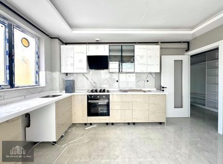Burak'tan Sıfır Sitede Geniş Balkon, 2 Banyo 9.kat 2+1 Manzaralı