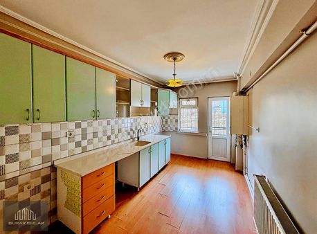 Buraktan Protokol Yolu Yanı Site İçinde Kilerli 2+1 Yapılı Daire