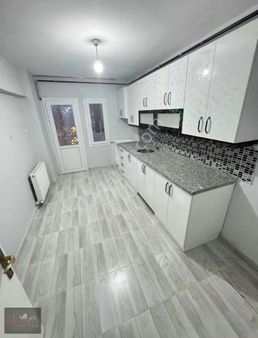 Umut Balta Gayrimenkul'den Cumhuriyet Mah. Kiralık Daire 3+1