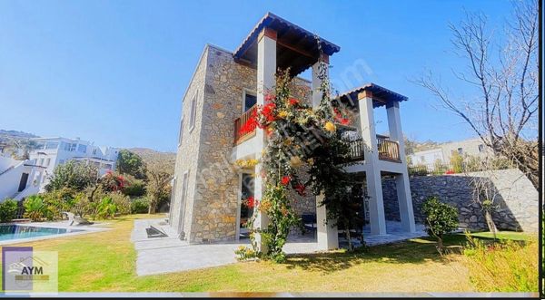 Deniz Manzaralı Yıllık Kiralık Müstakil Villa