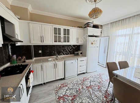 Işık Gayrimenkul'den Dadaşkent'te 3+1 Satılık Daire