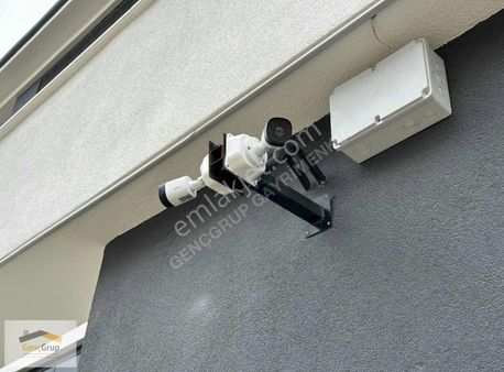 *genç Grup* Batıkent 'site İçi' Cadde Üzeri Doğa Şehir Manzaralı