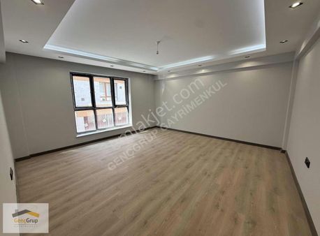 *genç Grup* Birlik Cad,dibi Modern 1.sınıf Katta Tek Daire 3+1..