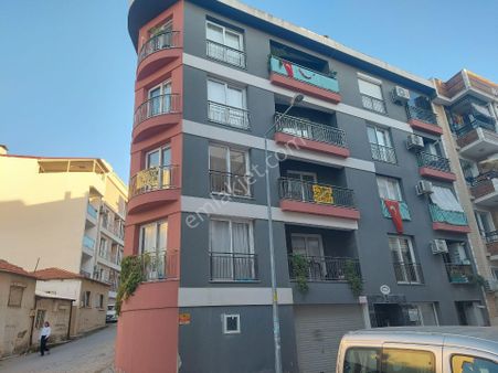 Seferihisar Pazar Yeri Yakını Ara Kat Kiralık 2+1 Daire !!!