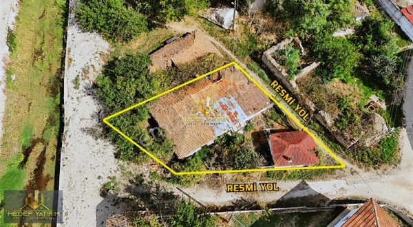 Yukarıkanara'da Köy Ortasında Satılık Köy Evi