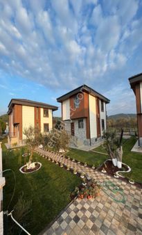 Taş Emlak'tan Çamlıkta Site İçinde Sıfır Villalar