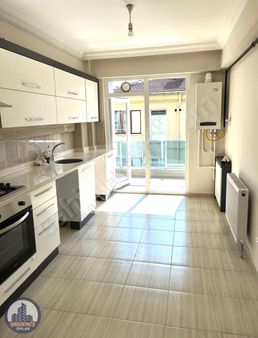 Şekerci Emlak'tan Cumhuriyet Mah. 2+1 Kiralık Daire