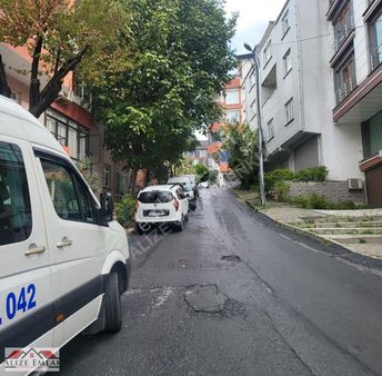 Alizeden Halkalı Belediye Yanı Düz Giriş Temiz Balkonlu