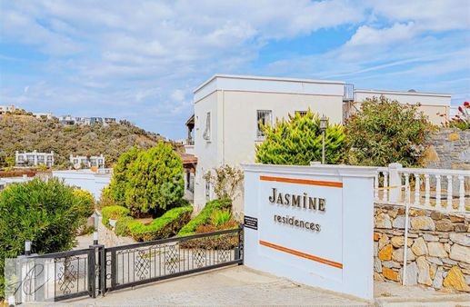Gümüşlük Jasmine Residence'da! 80 M² Özel Teraslı, Şömineli 2+1