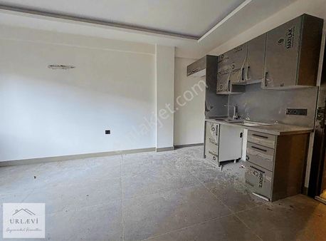 Urla Merkezde Bahçeli 1+1 Daire